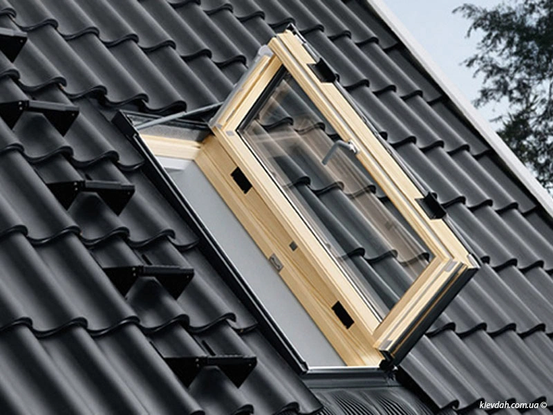 Окно Velux (выход на крышу) GXL 2070